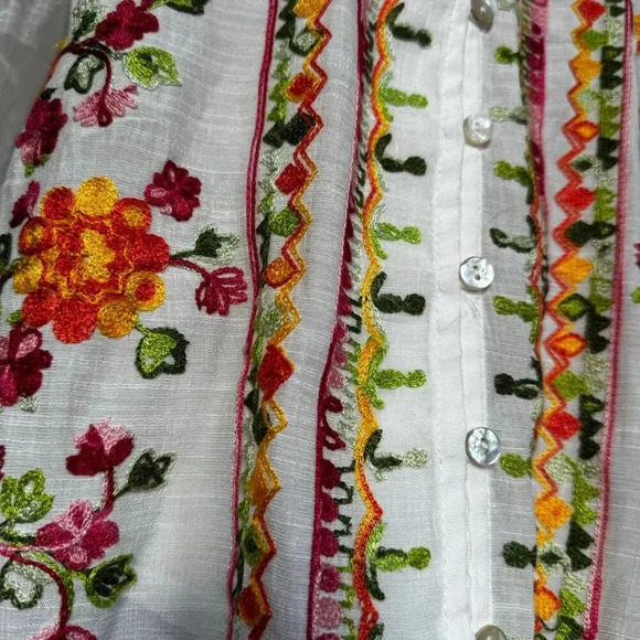 Fig and flower embroidered button-up top size L Tie front floral boho - Picture 5 of 10